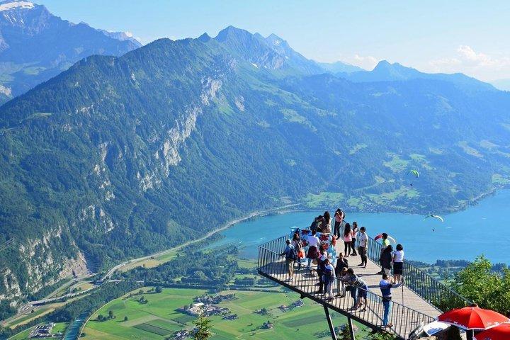 ラウターブルンネン・グランドツアーアルプスの滝と隠れたスポット