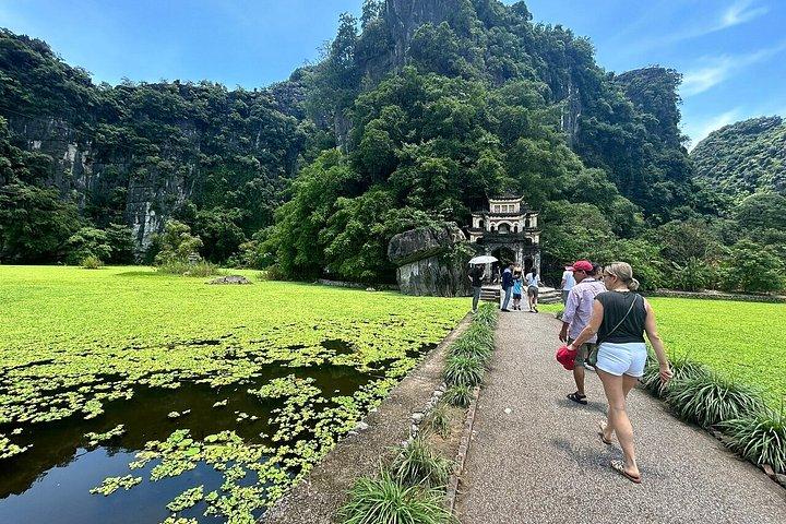 プライベートニンビンビチドンタムコックムア洞窟サイクリング日帰り旅行