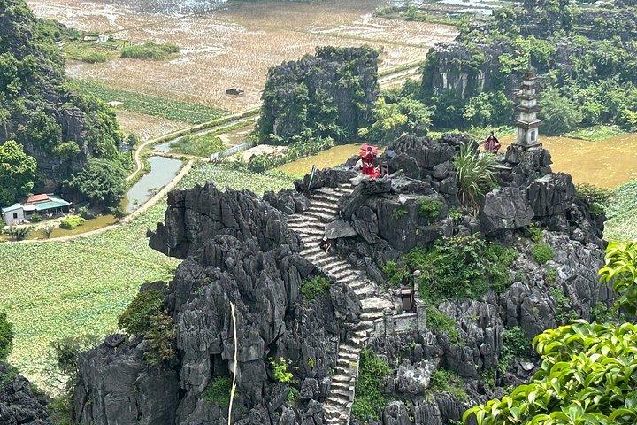 プライベートニンビンビチドンタムコックムア洞窟サイクリング日帰り旅行