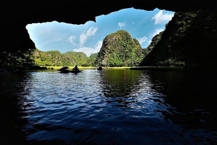 プライベートニンビンビチドンタムコックムア洞窟サイクリング日帰り旅行
