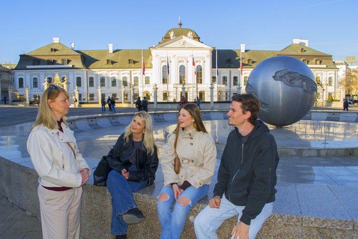 Bratislava Hinter dem Eisernen Vorhang : Geschichte & Architektur
