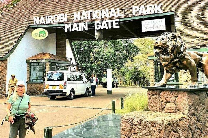 ナイロビ国立公園半日サファリアドベンチャー