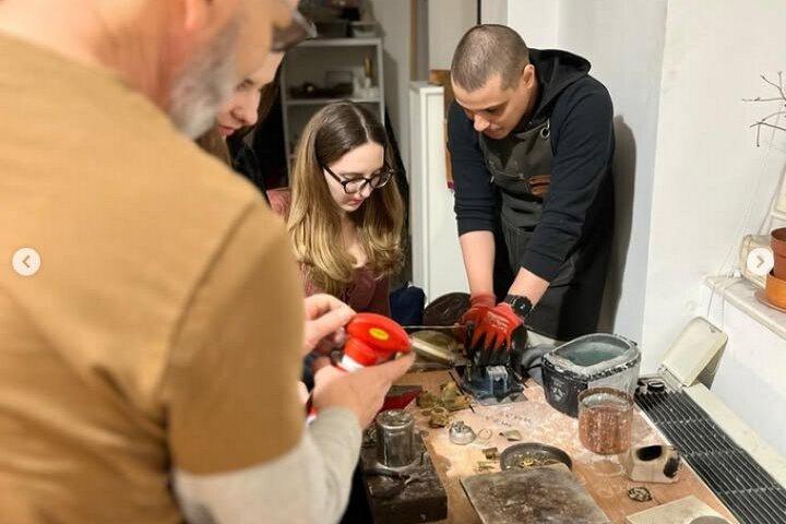 Bukarest Smyckestillverkning Workshop i en arbetsstudio