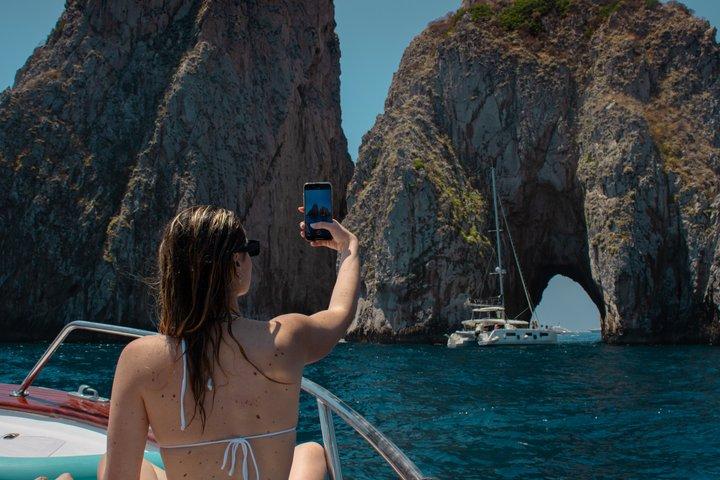 Capri Tour de barco de Positano com almoço leve, bebidas e natação