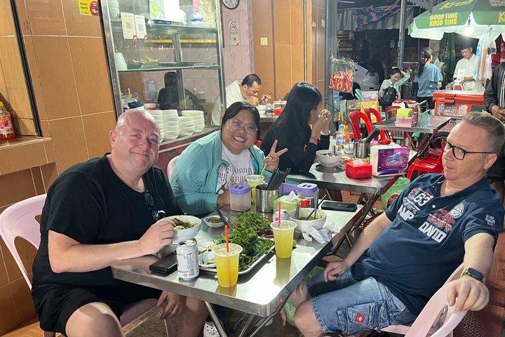 Tuktuk-Local Eats& City Highlightsによるプノンペンナイトフードツアー