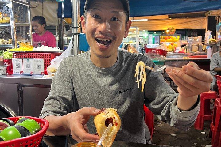 Tuktuk-Local Eats& City Highlightsによるプノンペンナイトフードツアー