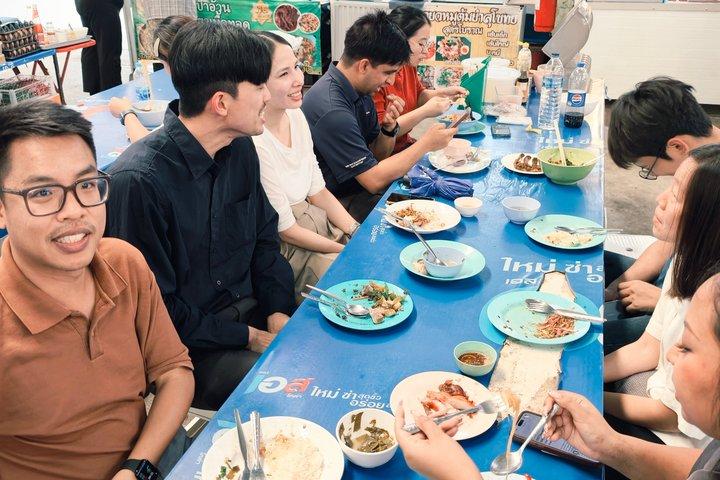 Tour de comida guiada mais autêntica de Banguecoque com 10 + degustações