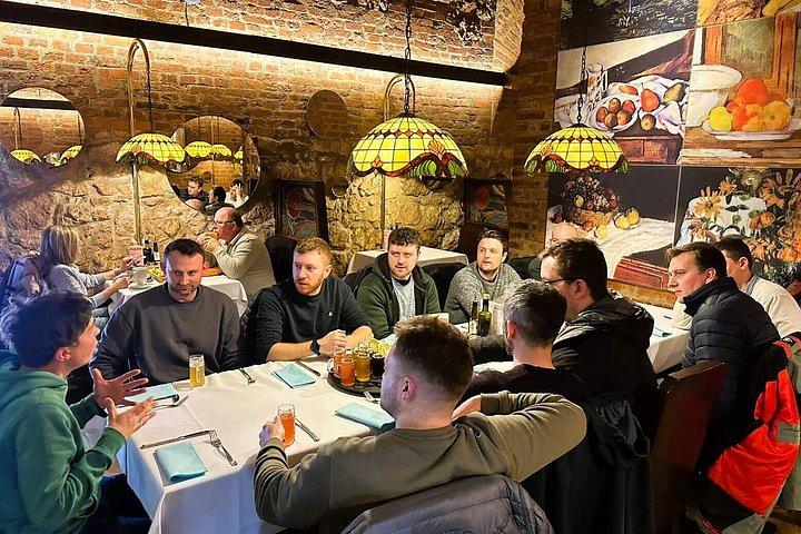 クラクフのポーランドクラフトビール試飲ツアー（8種類のビール試飲付き）