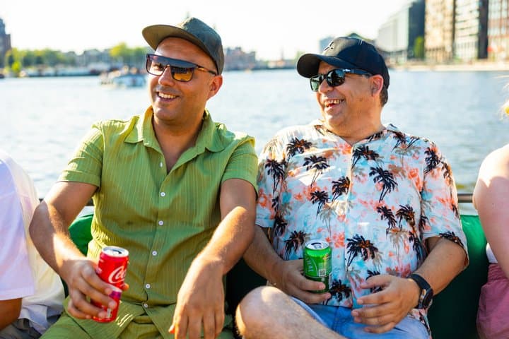 Amsterdam: Guided Open Boat Canal Cruise Unlimited Drinks Option