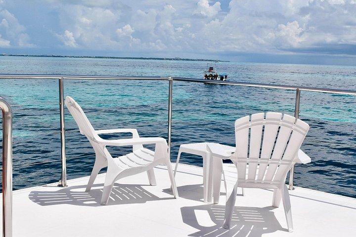Isla Mujeres Dancer Cruise com almoço e bar aberto