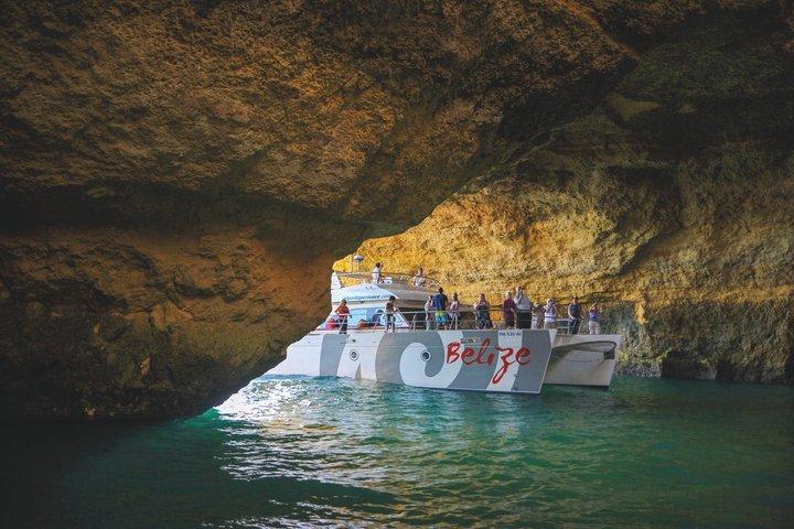 Vilamoura: Brunch and Benagil Caves with Open bar