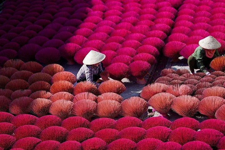 Incense Village & Conical Hat, Lacquer Art SMALL GROUP From Hanoi