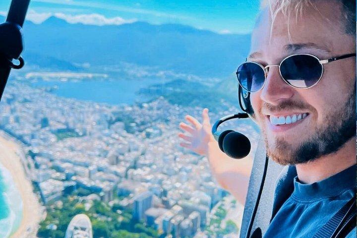 リオ デ ジャネイロ：コルコバードのキリストを巡るドアのないヘリコプター ツアー