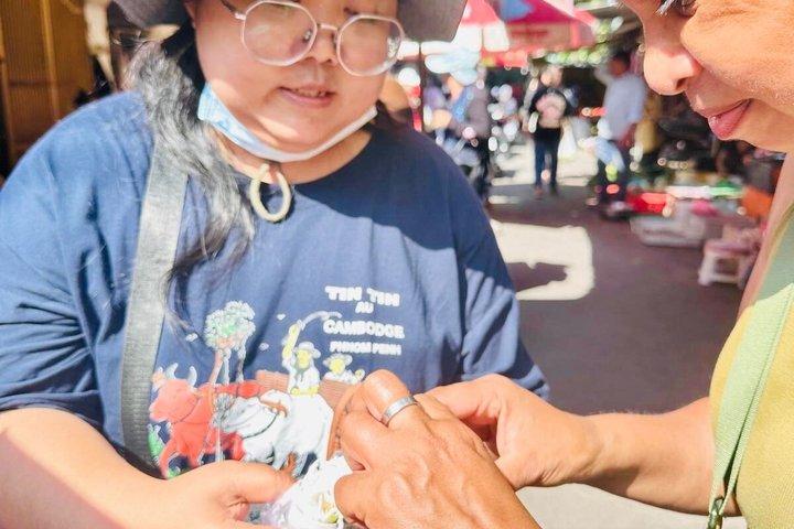 プノンペン朝フードツアー、マーケット＆トゥクトゥク伝統舞踊