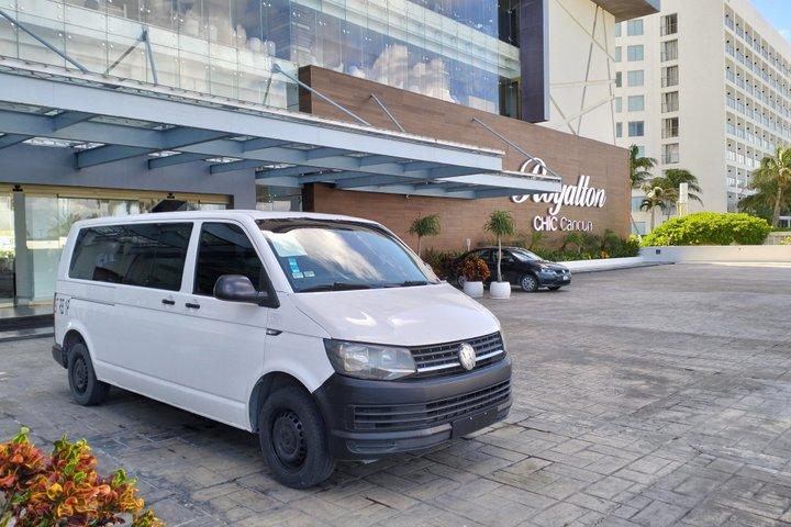 カンクン空港からホテルゾーンホテルまでの往復送迎