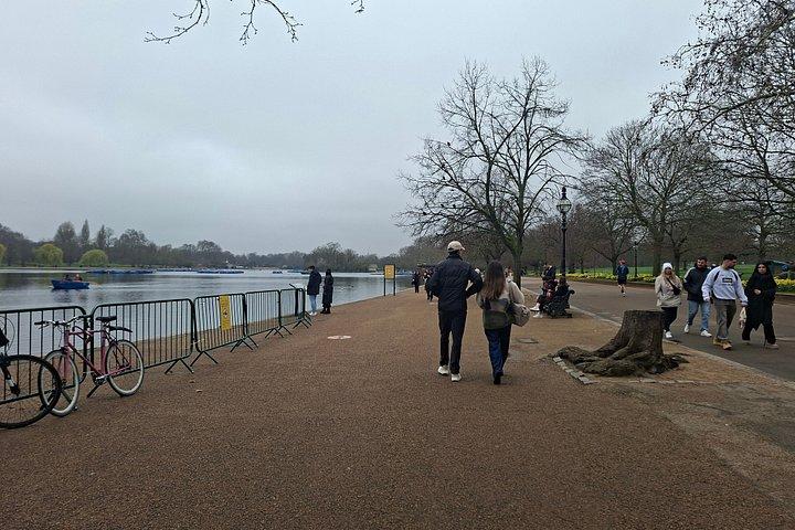 Self-Guided Scavenger Hunt in Hyde Park