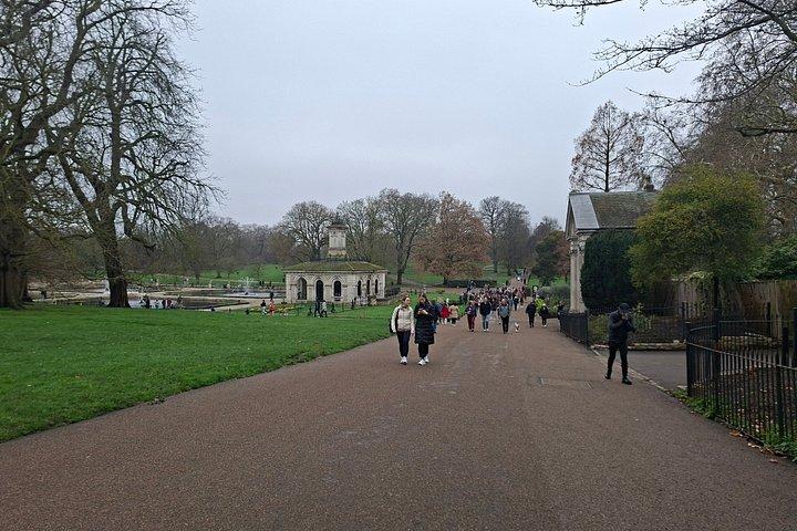 Self-Guided Scavenger Hunt in Hyde Park