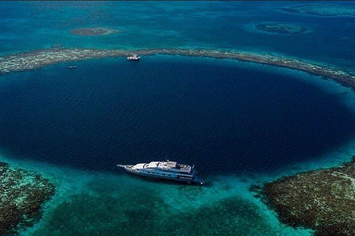 シャルム・エル・シェイク：カラード・キャニオン、ブルーホール＆ダハブ（ランチ付き）