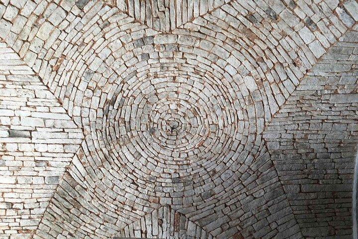 アルベロベッロ：ワインセラーとワイン博物館を訪れてワイン体験