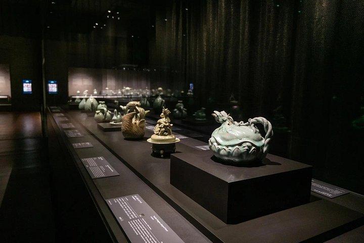 Seoul Museum Guided Walking Tour 2 Hours