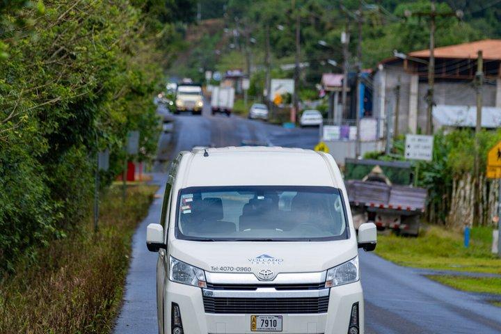 サンノゼ市内または空港からラ・フォルトゥナ（PM）への乗り合いシャトル