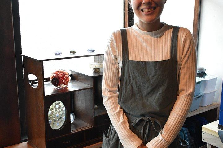 金沢のギャラリーツアーでガラスアートワークショップ