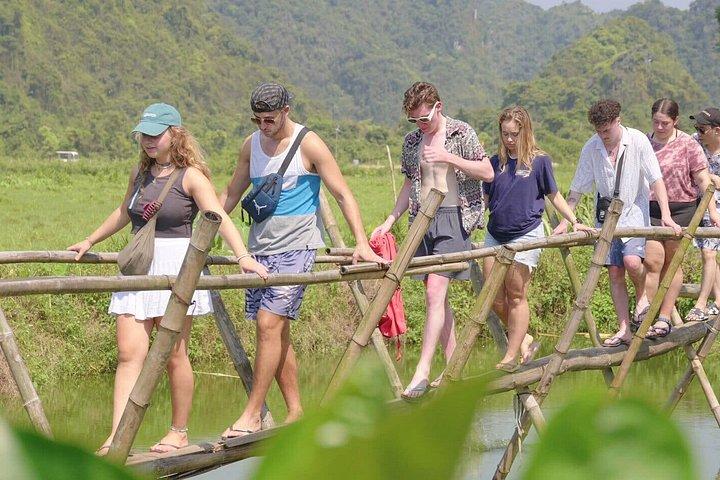ハノイ発の豪華クルーズでハロン湾＆ランハー湾を巡る