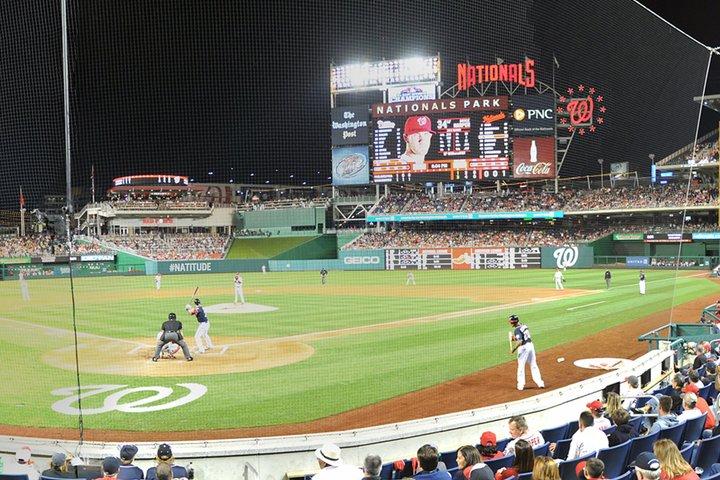 Juego de béisbol de los Nacionales de Washington en el Parque Nacional