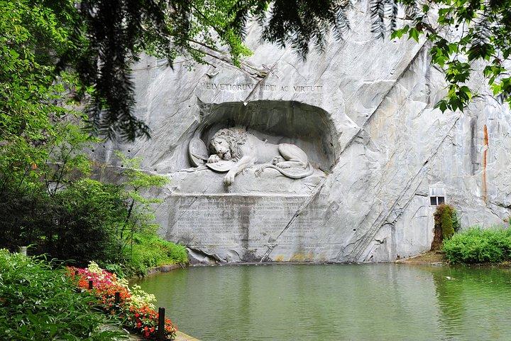Private Lucerne Christmas Heritage Walking Tour w/ Local Guide