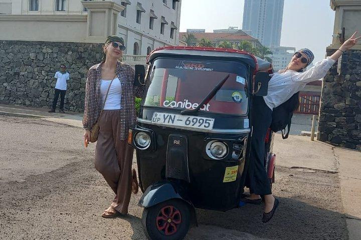 Tour privato della città di Colombo da Tuk Tuk con prelievo dall'hotel