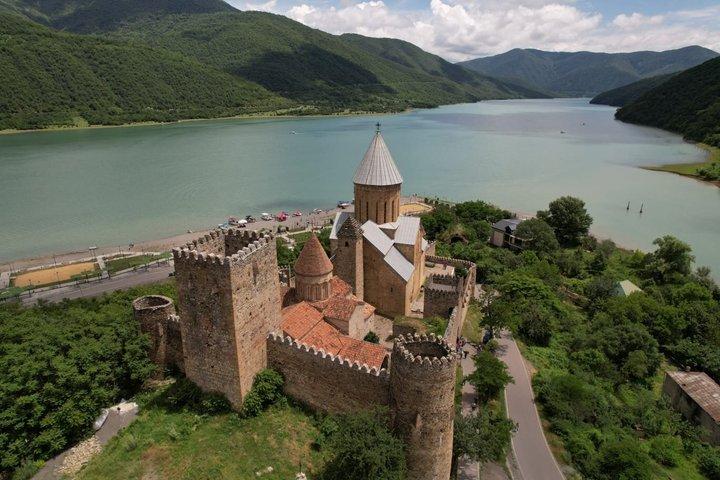 Tour privato di Kazbegi e Gudauri da Tbilisi