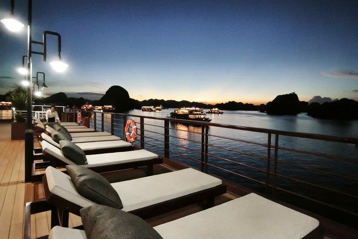 Karta över Bai Tu Long Bay
