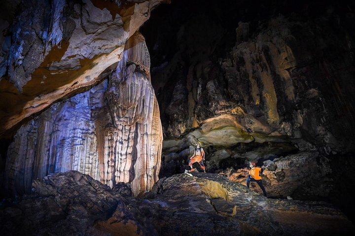 Ontdek Cha Loi Cave