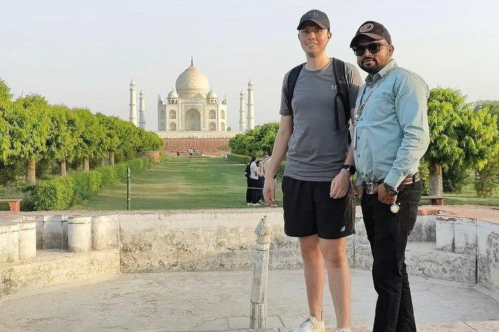 Tour panoramico del Taj Mahal al tramonto dal Giardino di Mehtabh