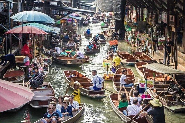 Bangkok Maeklong Train Market and Damnoen Saduak Private Tour