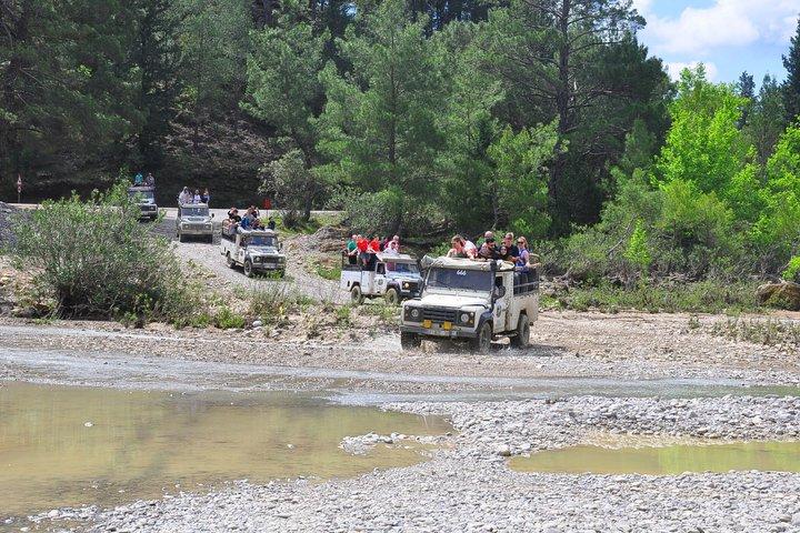 Tour en Jeep Safari Rafting en Monster Truck y Tirolesa