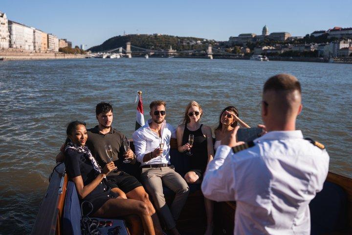 Budapest Private Sunset Cruise with Prosecco