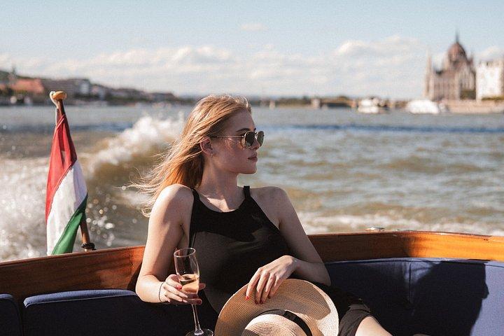 Budapest Private Sunset Cruise with Prosecco
