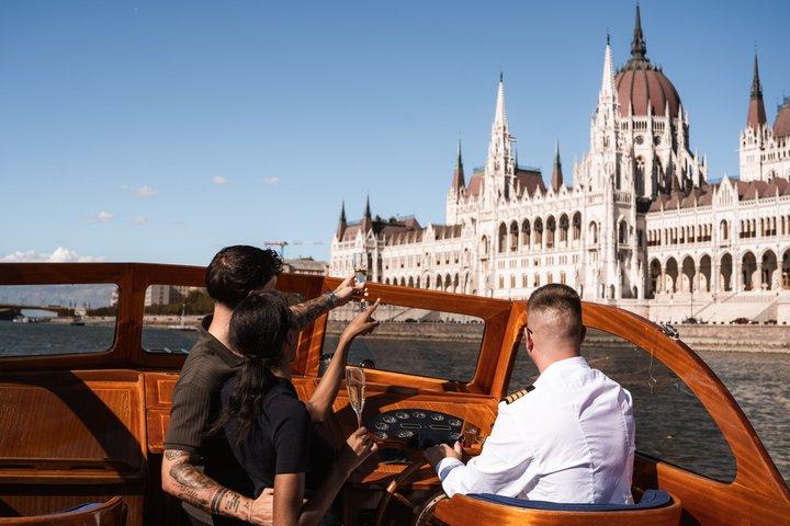 Budapest Private Sunset Cruise with Prosecco