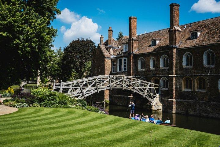 Visite libre guidée de Cambridge UK avec application