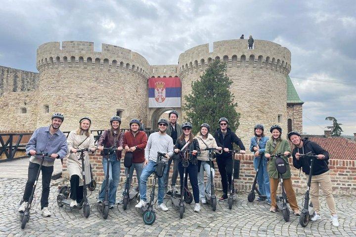 Tour en scooter eléctrico Belgrado Essentials