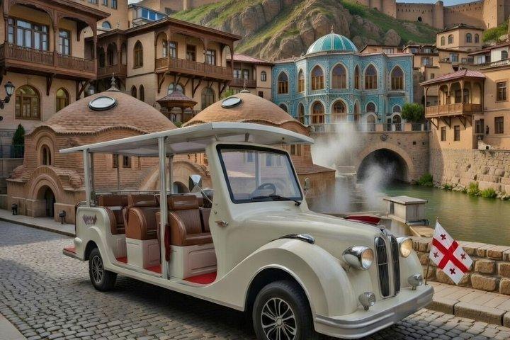 Tiflis : Retro-Bus-Stadtrundfahrt mit Weinprobe