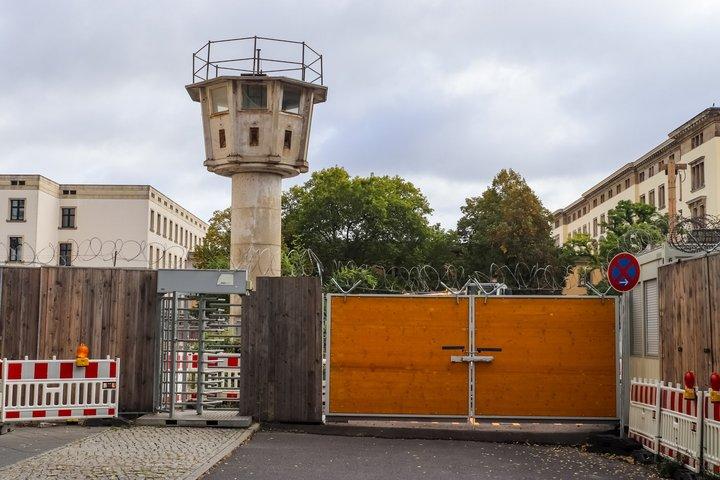 Berlin Wall History Private Walking Tour