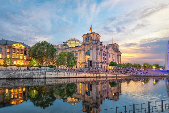 Berlin Political Landmarks Private Walking Tour