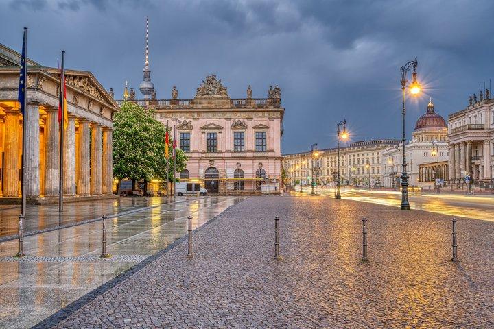 Berlin Political Landmarks Private Walking Tour