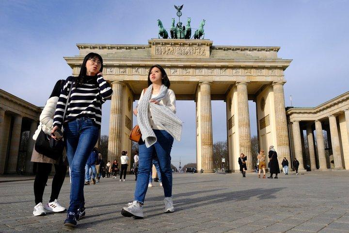 Berlin Political Landmarks Private Walking Tour