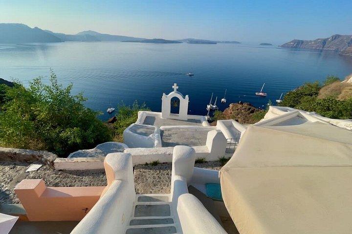 Private Santorini Highlights Tour with Local Driver(Customizable)