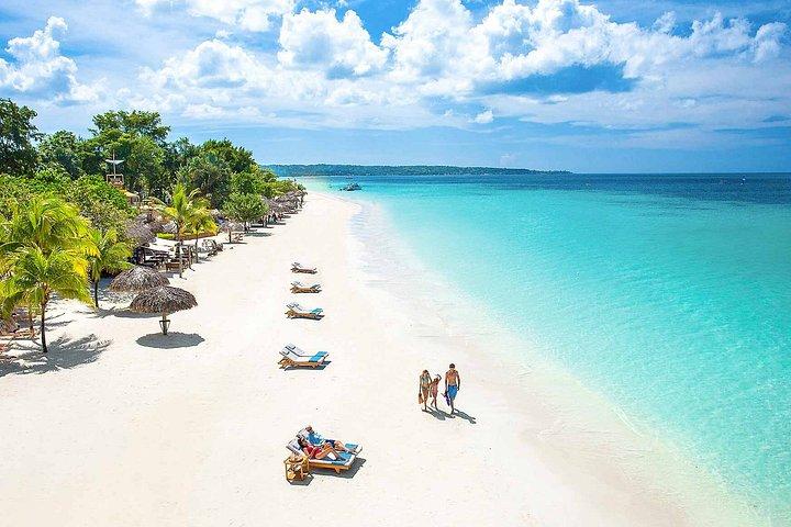 Negril Beach and Ricks Cafe Cliff Jumping and Sunset View Jamaica