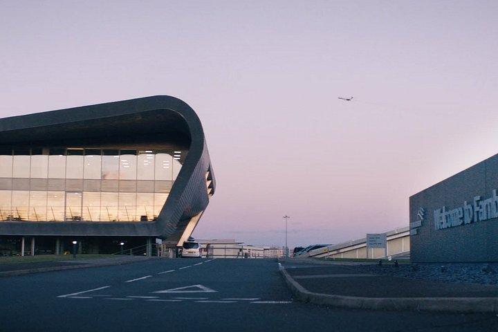 ロンドンからファーンボロ空港へのプライベートトランスファー