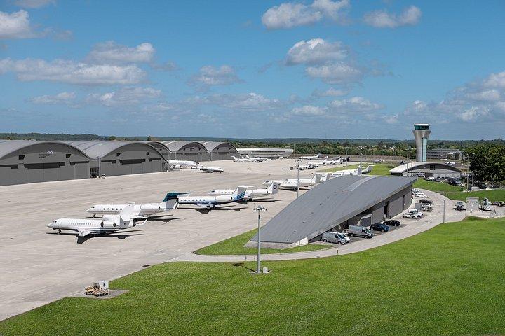 ロンドンからファーンボロ空港へのプライベートトランスファー